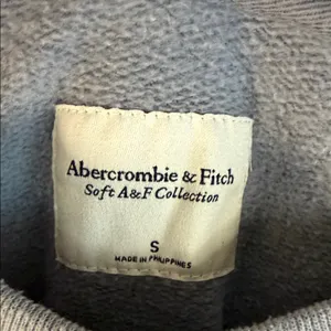 Abercrombie & Fitch Heather Gray Sweater thumbnail 2