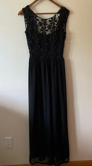 Black Lace Maxi Dress Size M thumbnail 1