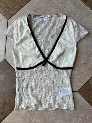 Urban Outfitters kimchi blue lace top thumbnail 1