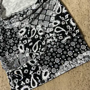 Endless Sun Paisley Bandana Cowl Halter Top Womens M Black White Y2K Rhinestone thumbnail 5