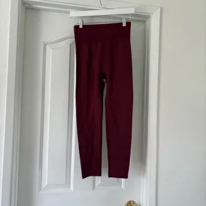 Halara Burgundy Wine Red Seamless Leggings 7/8 High Waisted Smooth S thumbnail 3