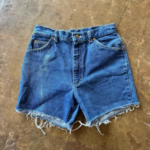 Vintage 90s Lee Medium Wash Distressed High Rise Cutoff Jean Denim Shorts 28 thumbnail 1