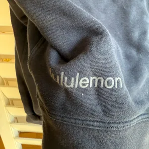 Lululemon True Navy Cropped Crewneck sz S thumbnail 6