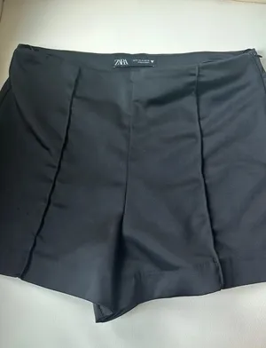 Zara Shorts thumbnail 1
