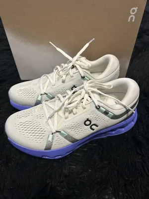 ON CLOUDSURFER athletic training running lace up shoes sneakers women’s 8 new thumbnail 2