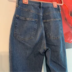 Gap High Rise Barrel Jeans Womens 2 26R Blue Baggy Denim Cotton 90s thumbnail 3