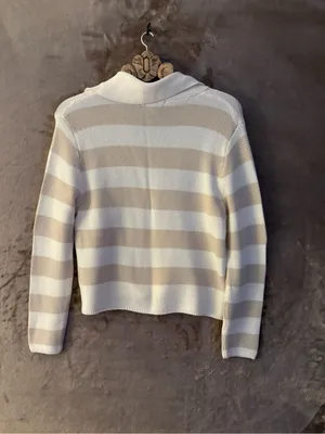 moon & madison Women’s Striped V-Notch Collar Sweater in Cream and Tan Size M thumbnail 2