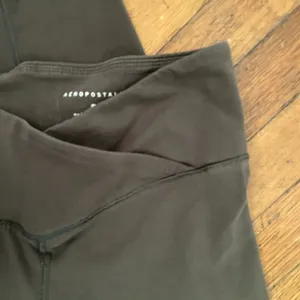 Aeropostale full length green legging comfortable‎ casual tulip style workout thumbnail 2