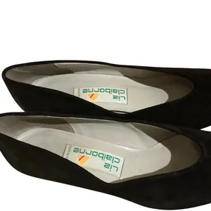 Liz Claiborne Vintage Black Suede Kitten Heel Pumps Made in Spain Almond Toe thumbnail 3