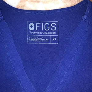 FIGS Scrub Top thumbnail 3