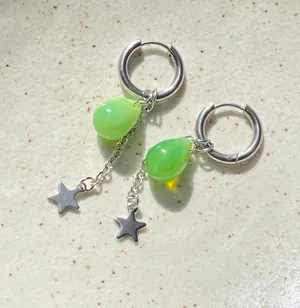 green opal teardrop Czech glass beads & stainless steel stars 4WAY hoop earrings💚 thumbnail 1