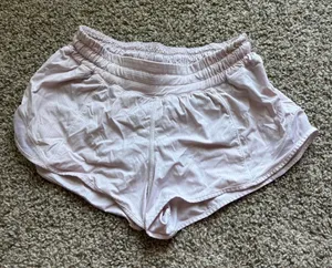 pink lululemon hotty hot shorts size 4 mid rise regular 2.5 inch inseam thumbnail 1