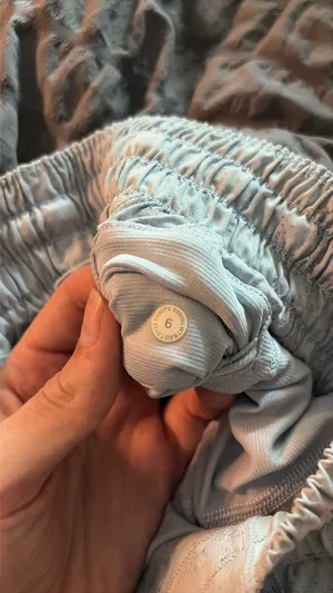 Lululemon Hotty Hot thumbnail 3