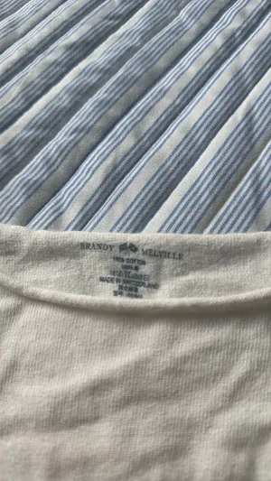 Brandy Melville White Long Sleeve Top Crop thumbnail 4