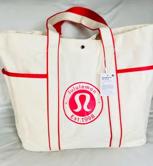 Lululemon Daily Multi-Pocket Tote 20L thumbnail 1