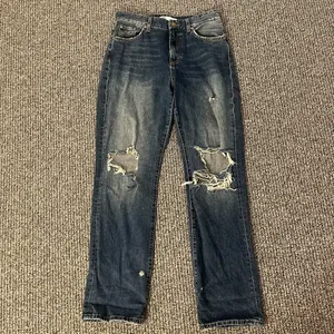 Zara Distressed Boyfriend Jeans thumbnail 2