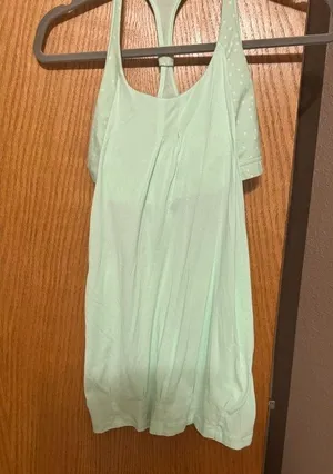 Two Lululemon tanks with built in sports bra size 6 thumbnail 5