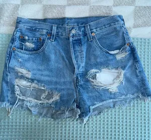 Levi's 501 distressed Short:‎ size 29 thumbnail 1