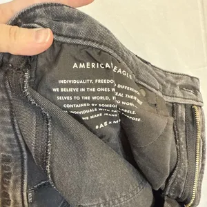 Women’s American Eagle Mom Jean Black Jeans Straight Leg Size 8 Preowned thumbnail 15
