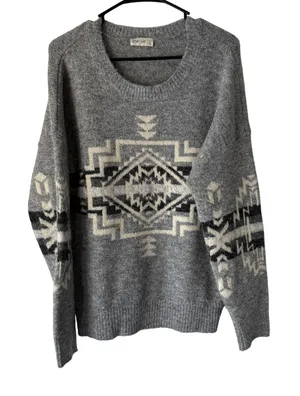 New In Sweater Womens Small Gray Aztec‎ Geometric Pullover Crewneck Soft Knit thumbnail 1