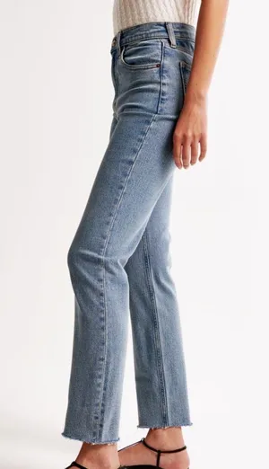 Abercrombie and Fitch Ankle Straight Ultra High Rise, distressed raw hem thumbnail 3