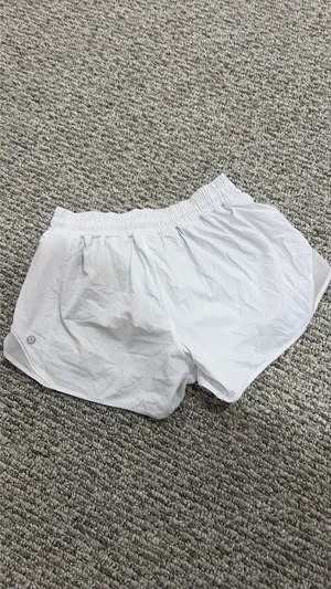 Lululemon Hotty Hot Shorts 4" thumbnail 4