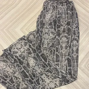 Equipment Women’s Silk Snakeskin Black & White Print Loose Fit Pants Size Small thumbnail 1