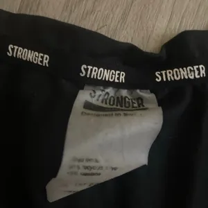 Stronger athletic crop top Black thumbnail 2