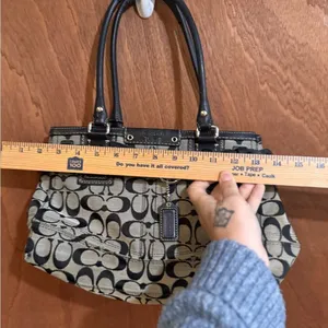 Coach Signature Hampton Black Handbag Tote thumbnail 16