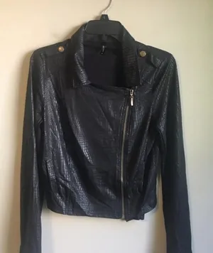 On twelth medium black jacket‎ Black thumbnail 1