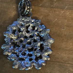 Vintage Floral Medallion Necklace thumbnail 4