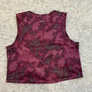 FLEO Crop Tank Top Womens Medium Plum Tie Dye Excellent‎ Perforated Mesh Active thumbnail 3