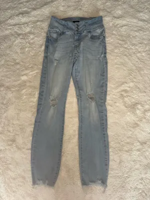 Kendall + Kylie The Babe Skinny Jeans Size 22 Light Wash Distressed thumbnail 4