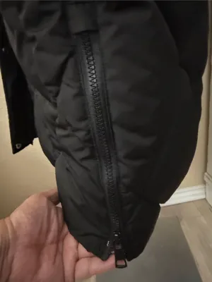 Primark Women’s Black Quilted Hooded Puffer Gilet thumbnail 5