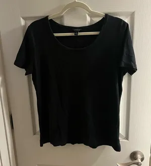 Ann Taylor Black Short Sleeve Tee thumbnail 1