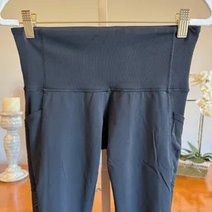 Lululemon Swift Speed High-Rise Tight 7/8 Length Black Size 6 thumbnail 2