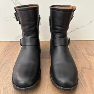 Frye Vicky Engineer Short Buckle Motorcycle Boot in Black Leather Size 9.5B thumbnail 4