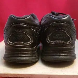 New Balance 577 Women's All Black - Size 9.5 thumbnail 3
