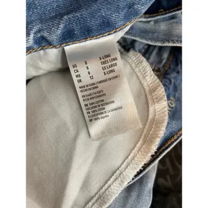 American Eagle Floral Embroidered Mom Jeans High Waist Frayed Hems 8 extra long thumbnail 12