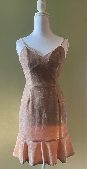 GLITTERY GOLD DRESS #prom thumbnail 1