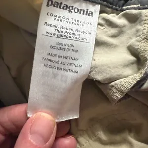 PATAGONIA Away From Home Cargo Outdoor Hiking Camping Shorts Beige Size 6. thumbnail 6