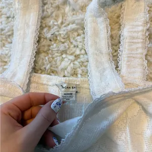 American Eagle Outfitters White Lace Top thumbnail 2