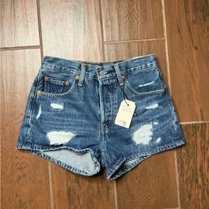 Levi’s Premium Denim Blue Distressed Women's Shorts thumbnail 2