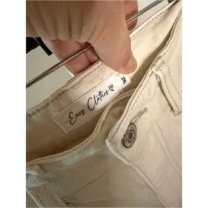 Easy Clothes “Solange” Cream Straight Leg Jeans – Size 34 / XS thumbnail 4