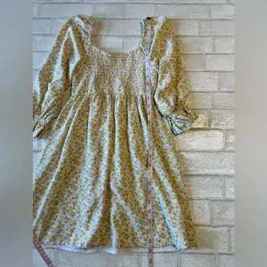 Hollister Smocked Floral mini Dress thumbnail 4