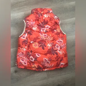 LL Bean Woman Red Floral Quilted Puffer Vest Reversible Fall/Winter Size Small thumbnail 3