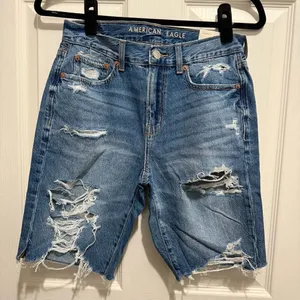 American Eagle baggy bermuda shorts low rise size 00 thumbnail 1