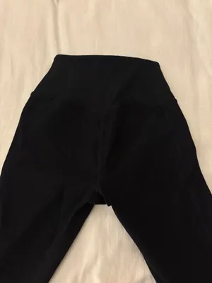 Alo Yoga Leggings thumbnail 2