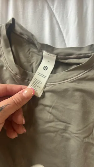 Lululemon cropped tee thumbnail 2