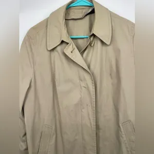 London fog trench coat size 12P tan with minor flaw small mark on‎ front thumbnail 4